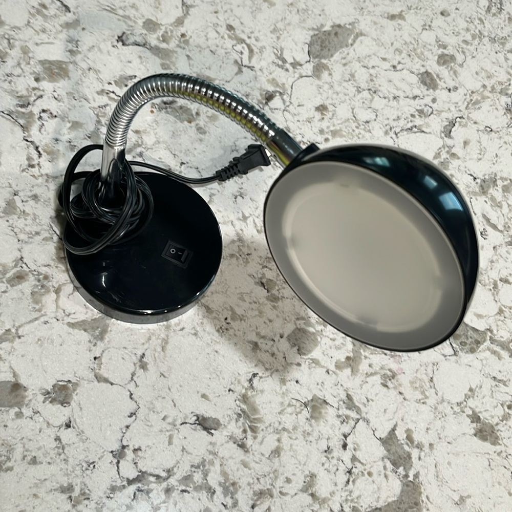 EUC Flexible Black Desk Lamp with USB